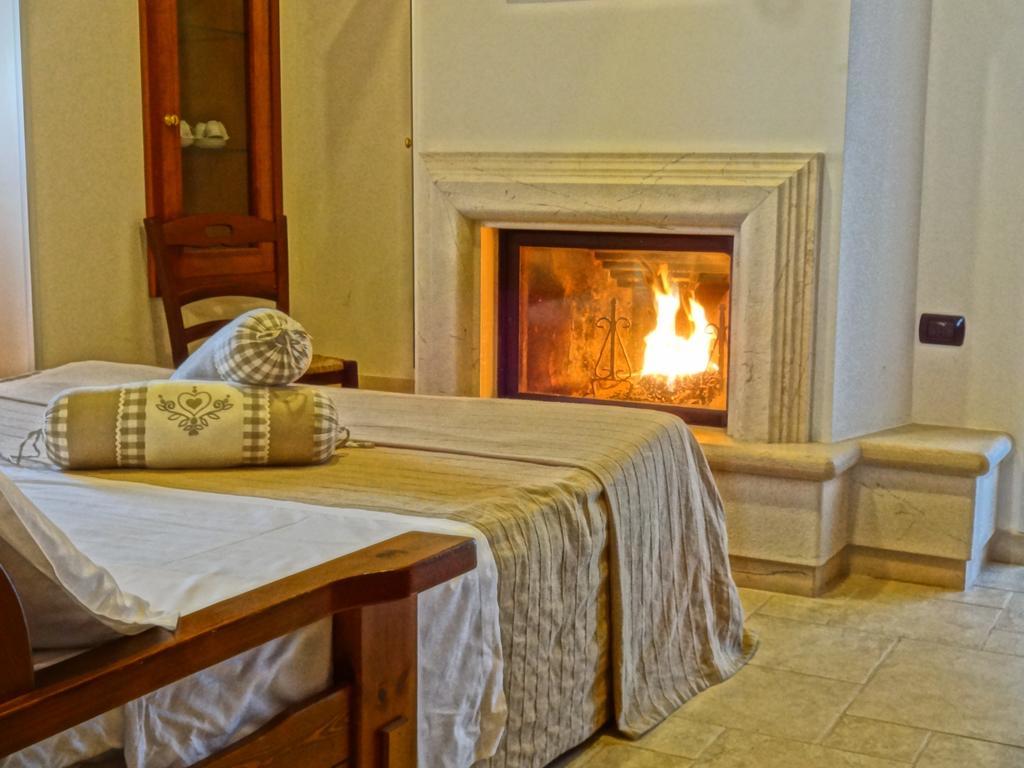 Trulli-Eu Guesthouse Αλμπερομπέλο Δωμάτιο φωτογραφία