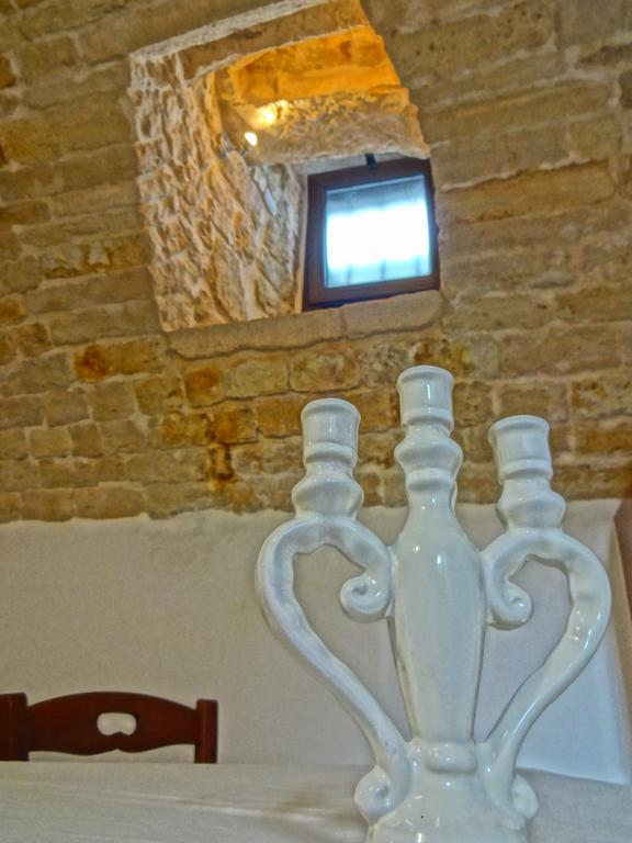 Trulli-Eu Guesthouse Αλμπερομπέλο Δωμάτιο φωτογραφία