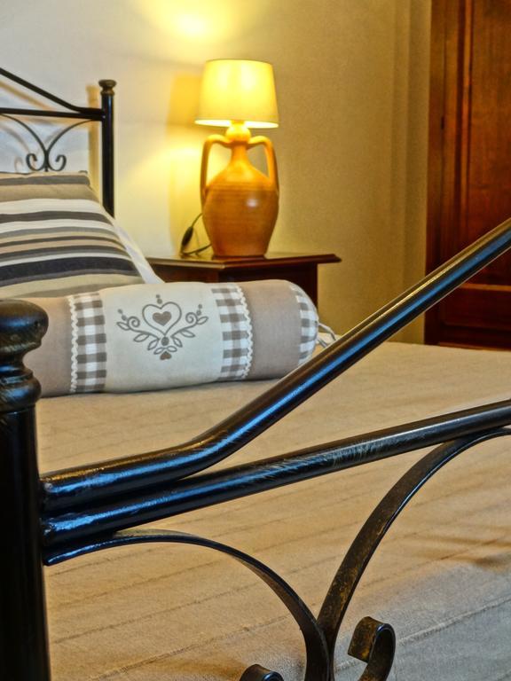 Trulli-Eu Guesthouse Αλμπερομπέλο Δωμάτιο φωτογραφία